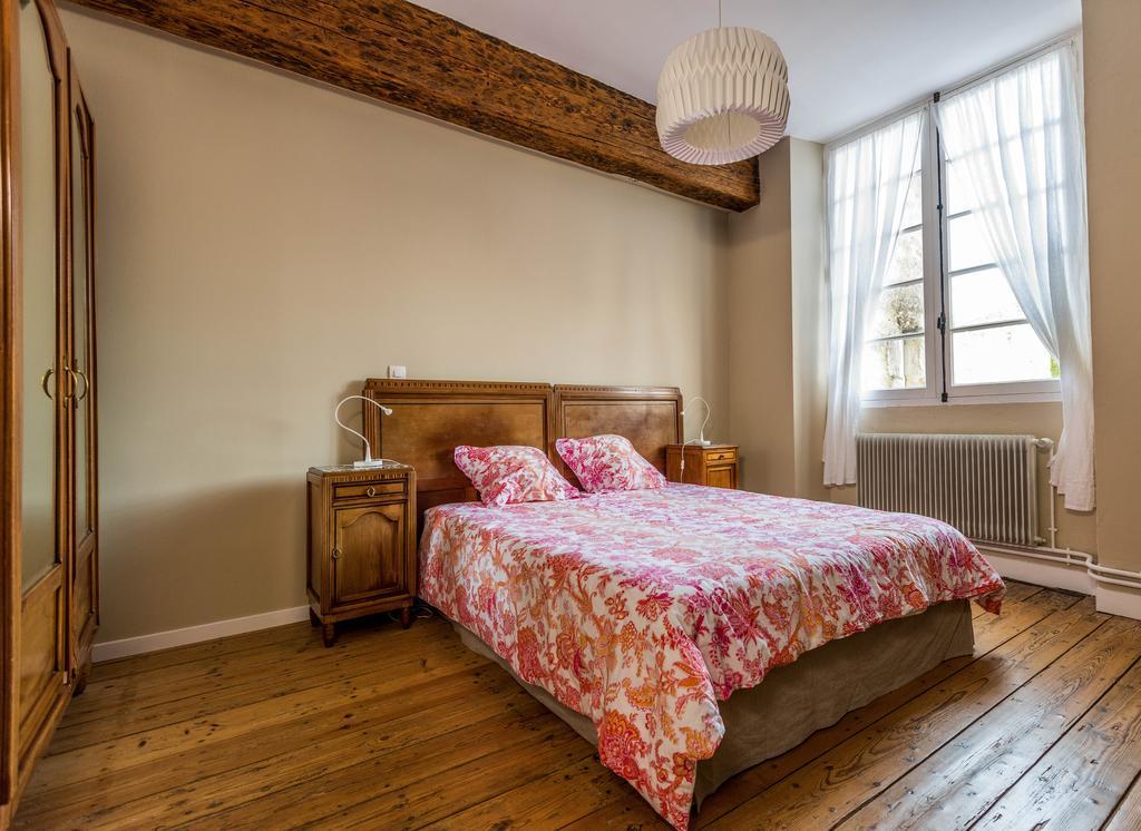 Chambres D'Hotes Le Relais Des Remparts Rions Buitenkant foto