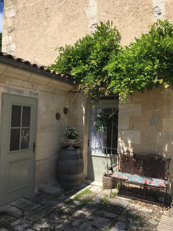 Chambres D'Hotes Le Relais Des Remparts Rions Buitenkant foto